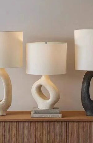 Organic Sculptural Table Lamp – Tall Model (White / Black)